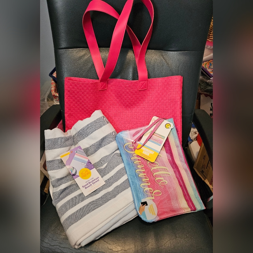 BBW Pink Tote Bag Beach Ready Gift Set